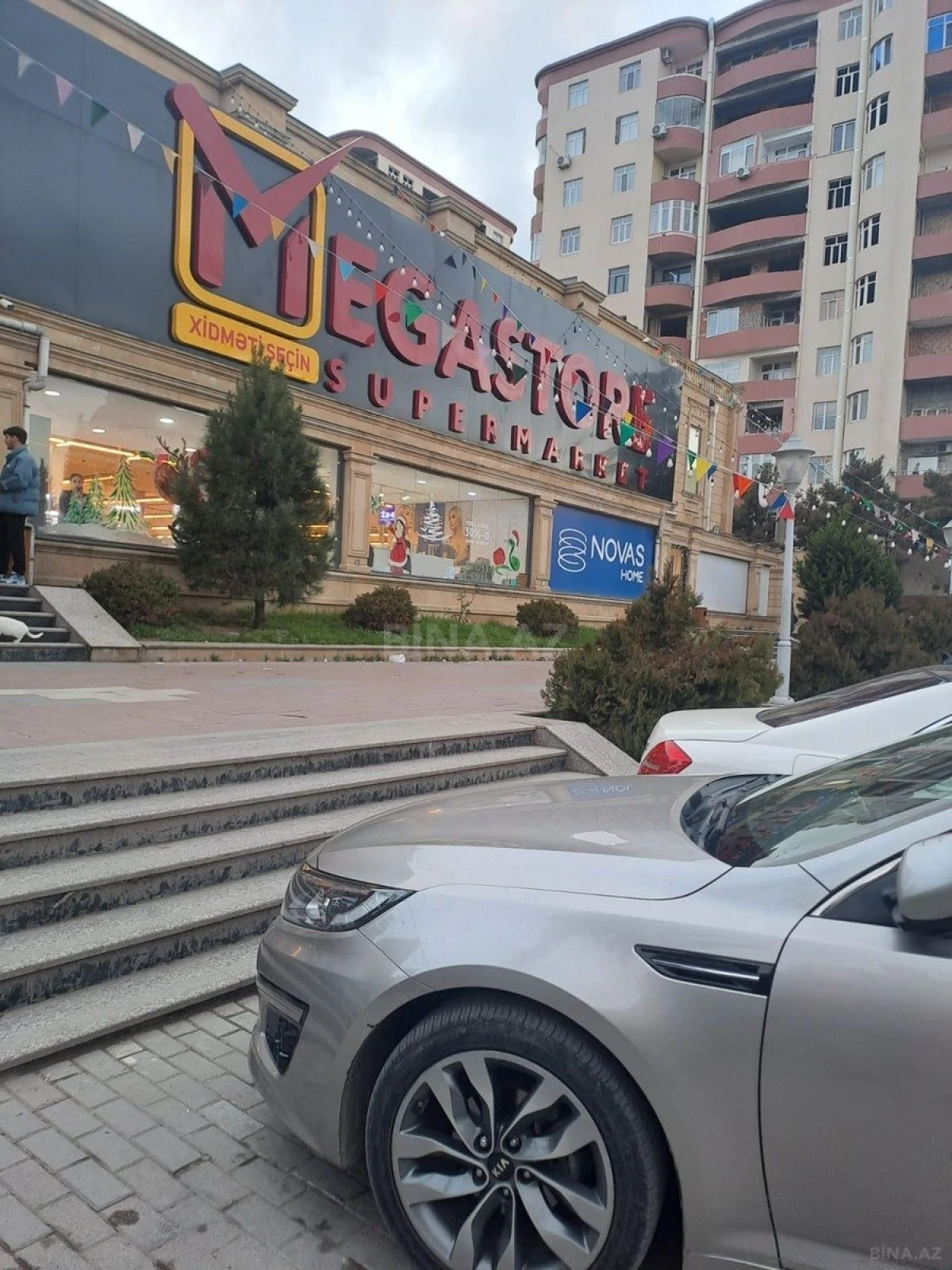 Satılır 2 otaqlı mənzil 68 m²