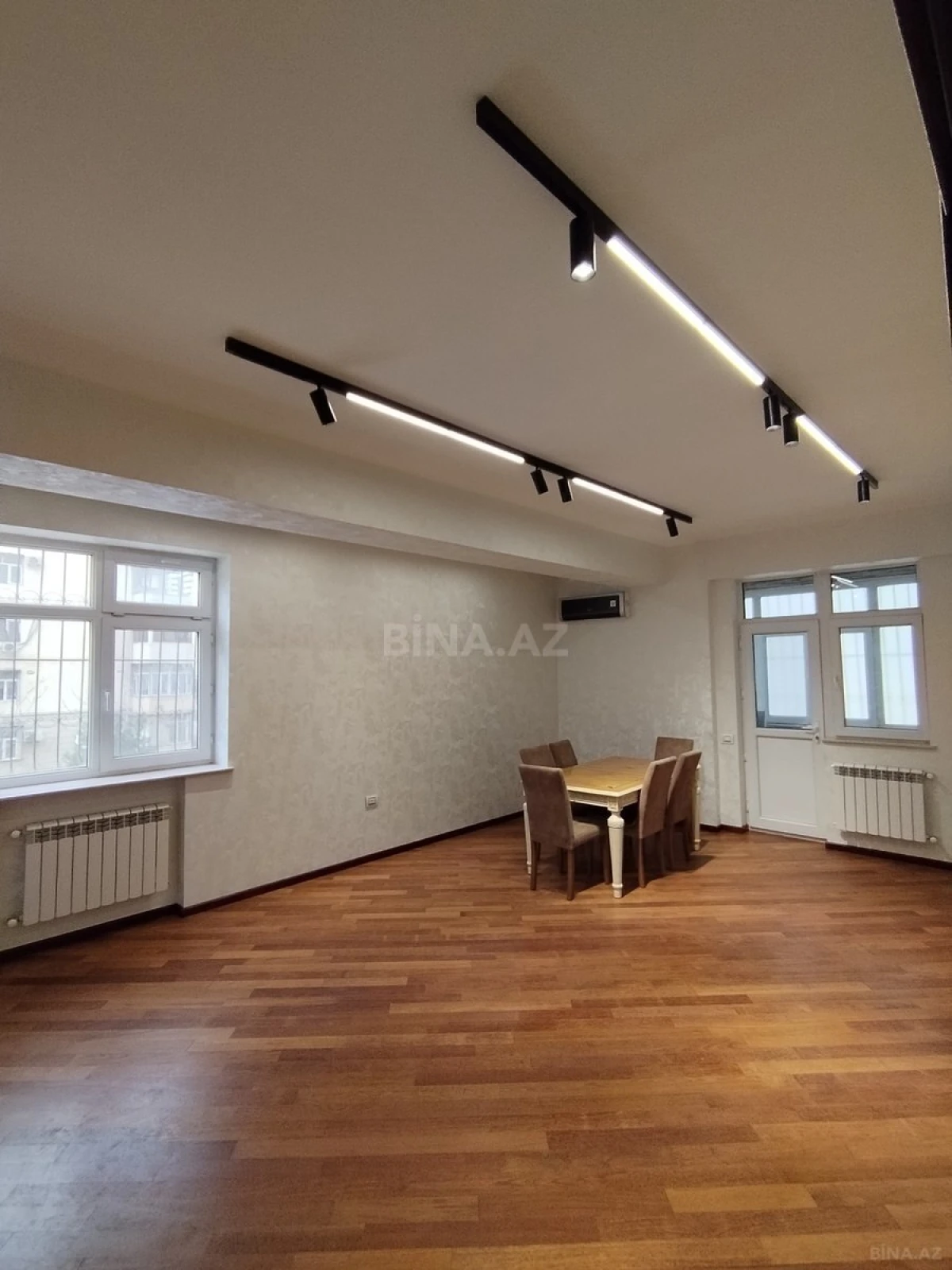 Satılır 3 otaqlı mənzil 129 m²