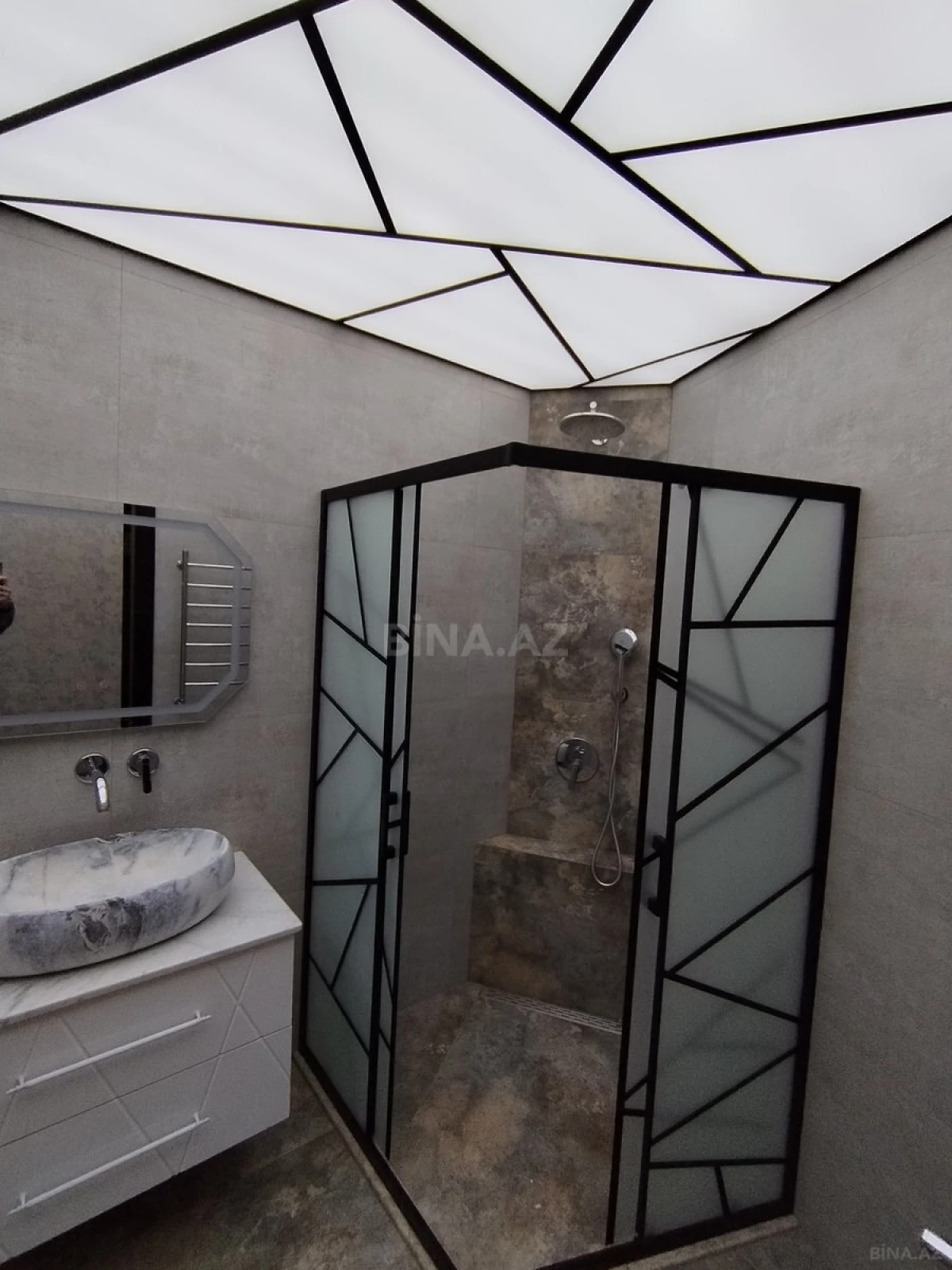 Satılır 3 otaqlı mənzil 129 m²