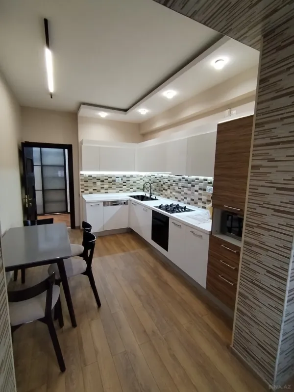 Satılır 3 otaqlı mənzil 129 m²