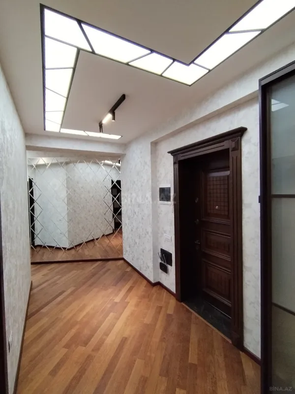 Satılır 3 otaqlı mənzil 129 m²