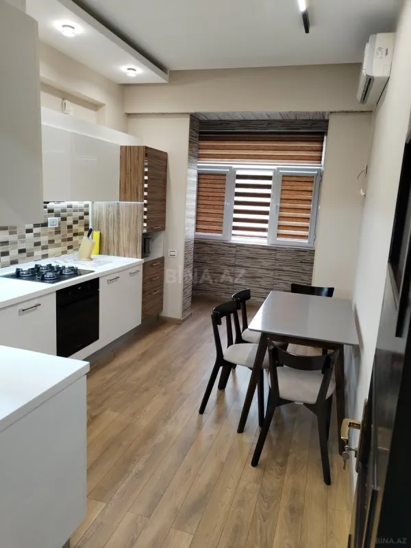 Satılır 3 otaqlı mənzil 129 m²