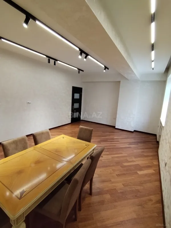 Satılır 3 otaqlı mənzil 129 m²