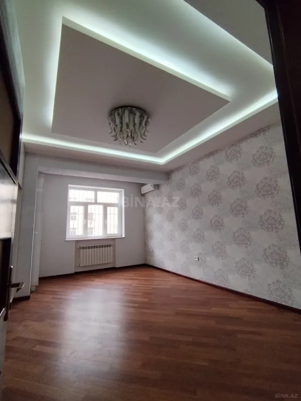 Satılır 3 otaqlı mənzil 129 m²