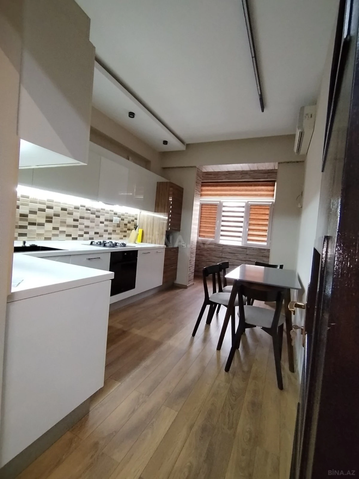 Satılır 3 otaqlı mənzil 129 m²