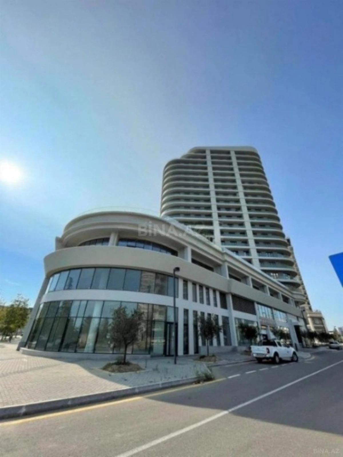 Satılır 3 otaqlı mənzil 167 m²