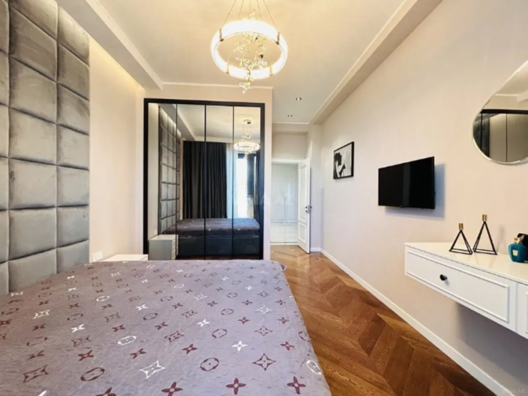 Satılır 3 otaqlı mənzil 167 m²