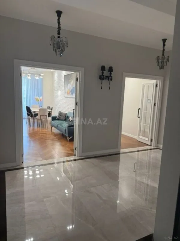 Satılır 3 otaqlı mənzil 167 m²