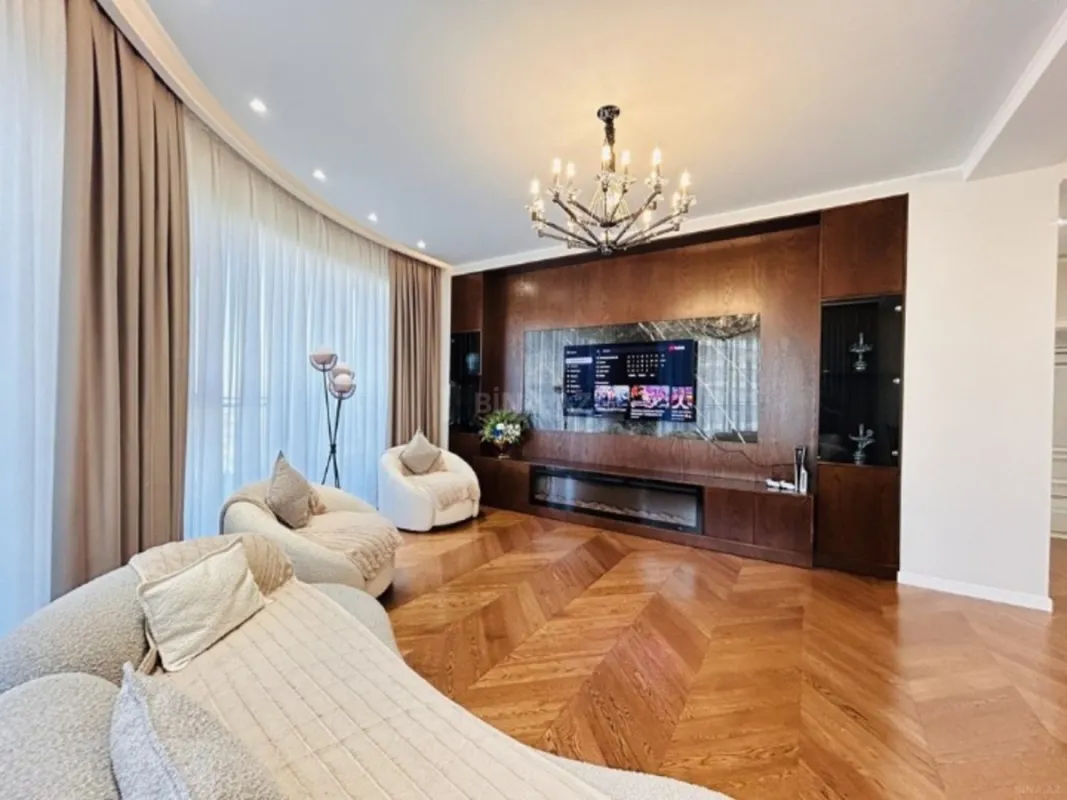 Satılır 3 otaqlı mənzil 167 m²