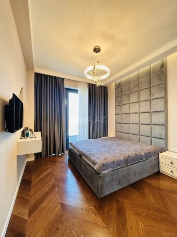 Satılır 3 otaqlı mənzil 167 m²