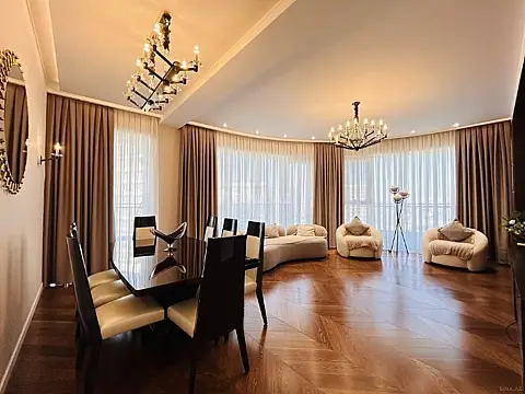 Satılır 3 otaqlı mənzil 167 m²