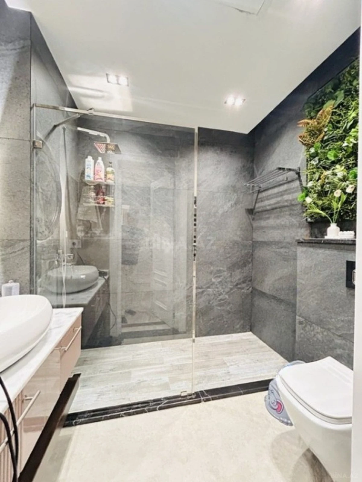 Satılır 3 otaqlı mənzil 167 m²