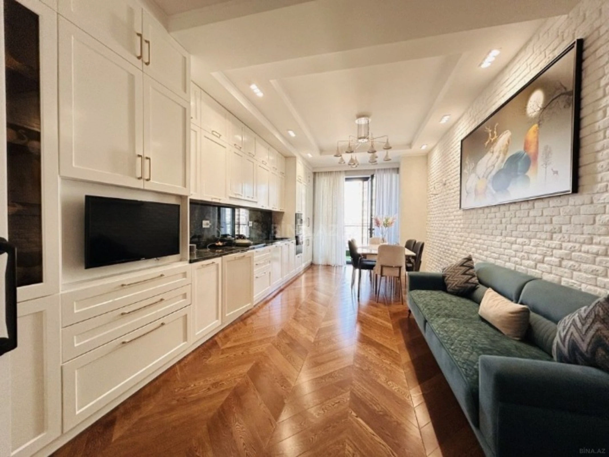 Satılır 3 otaqlı mənzil 167 m²