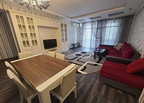 Kirayə verilir 3 otaqlı mənzil 165 m²