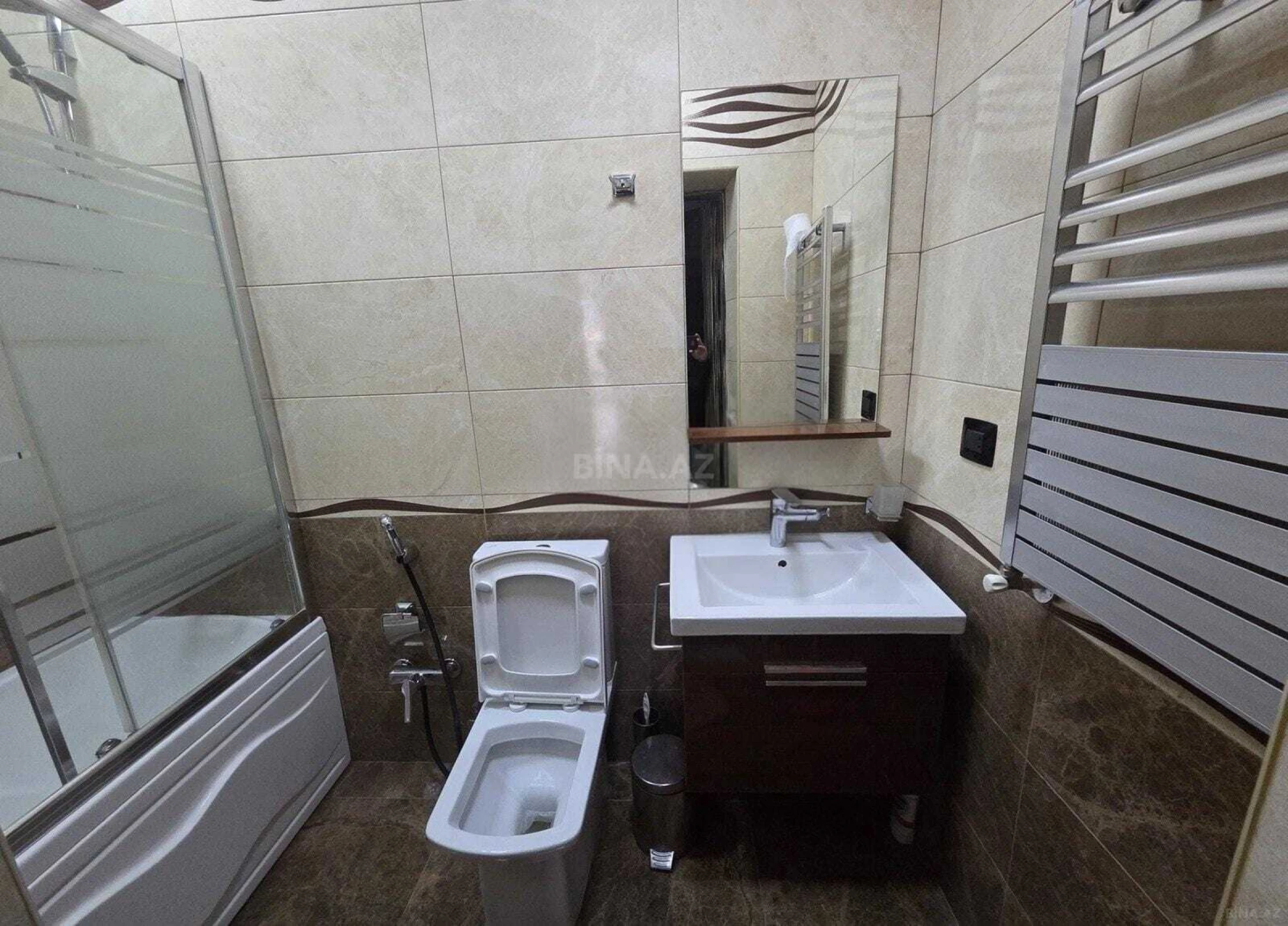 Kirayə verilir 3 otaqlı mənzil 165 m²