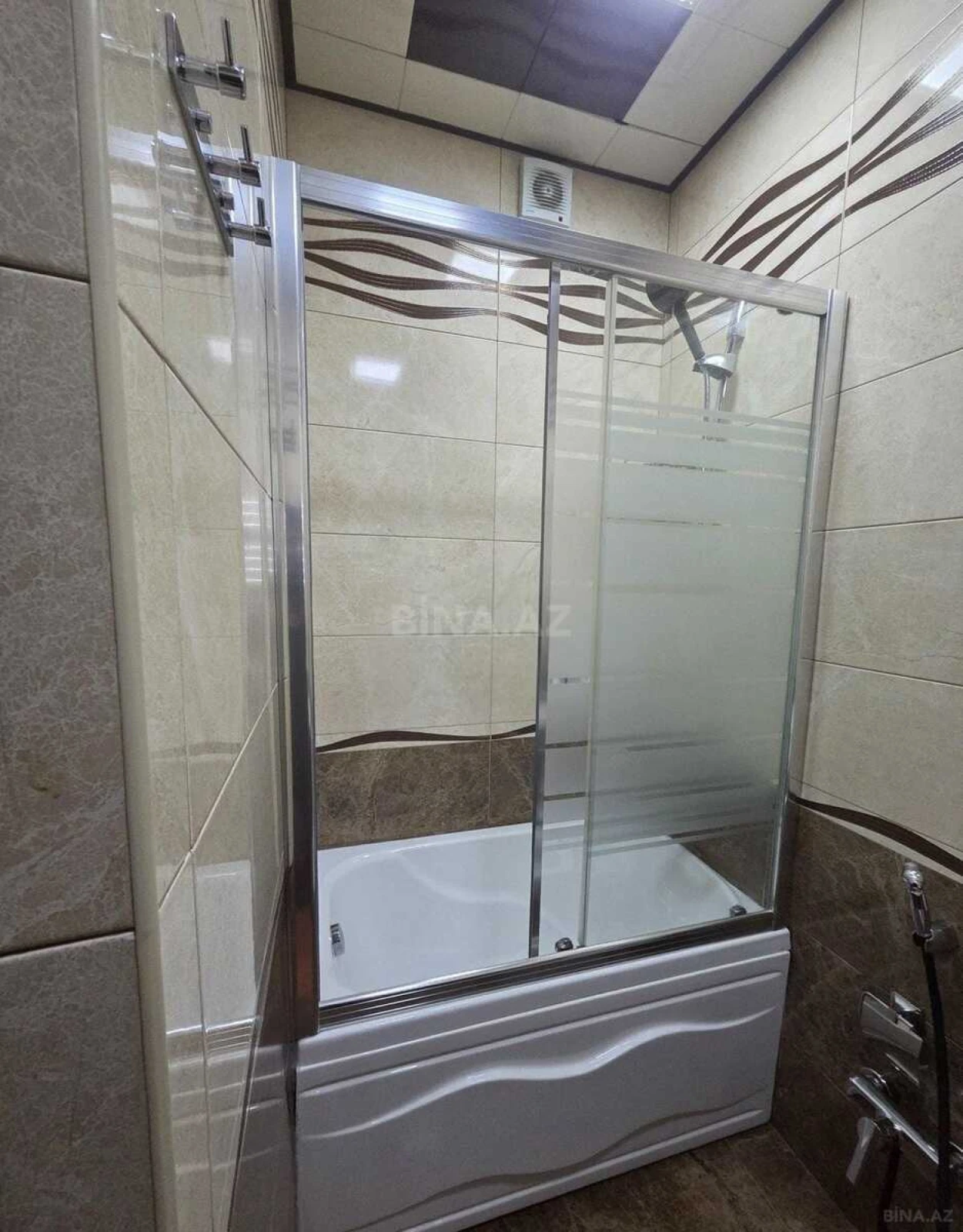 Kirayə verilir 3 otaqlı mənzil 165 m²