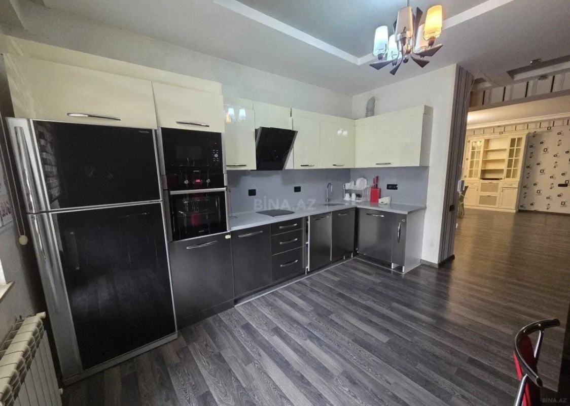Kirayə verilir 3 otaqlı mənzil 165 m²