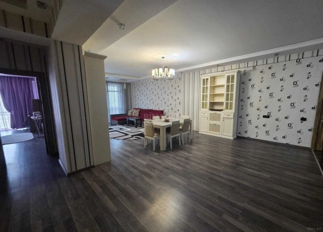 Kirayə verilir 3 otaqlı mənzil 165 m²