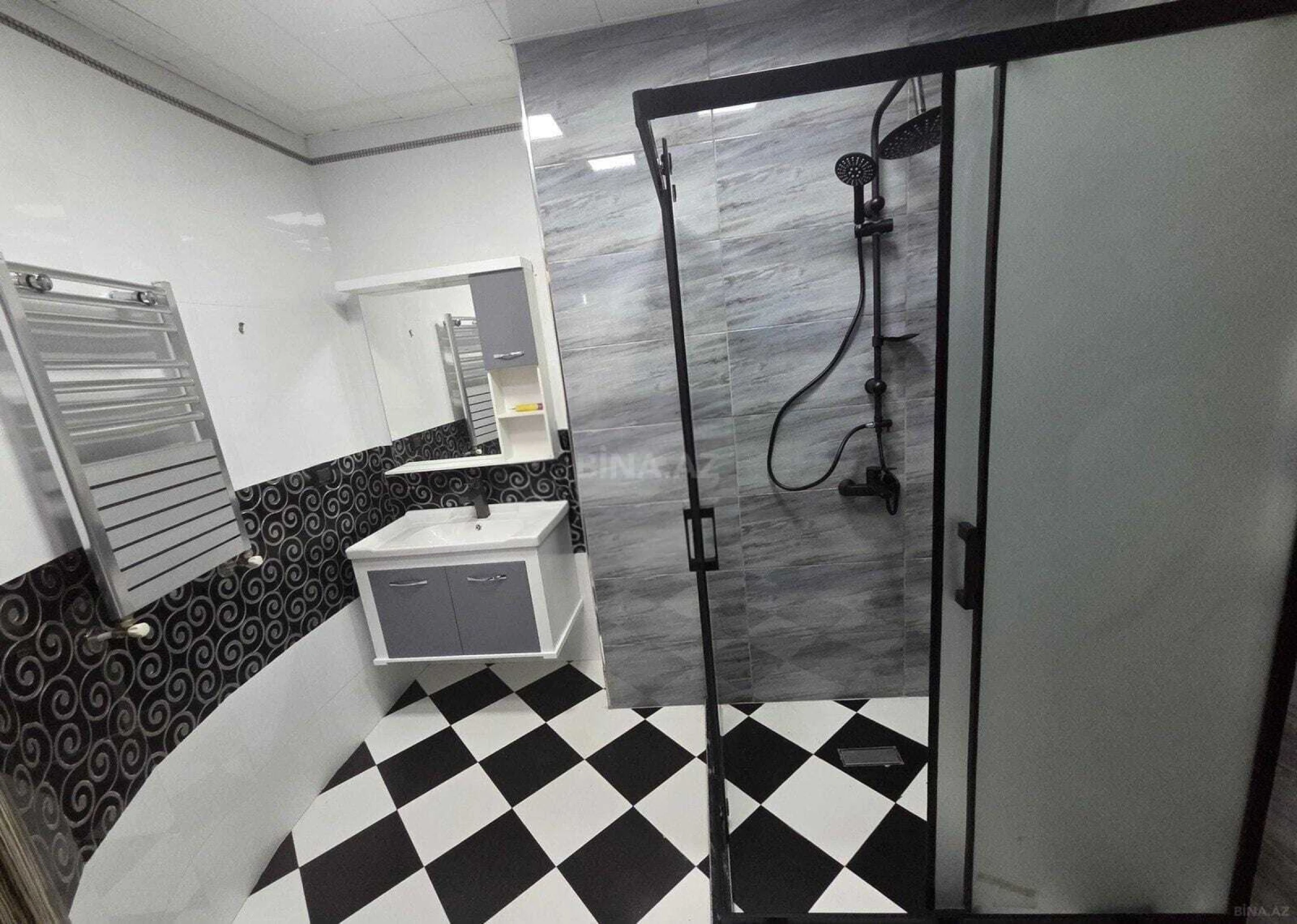 Kirayə verilir 3 otaqlı mənzil 165 m²