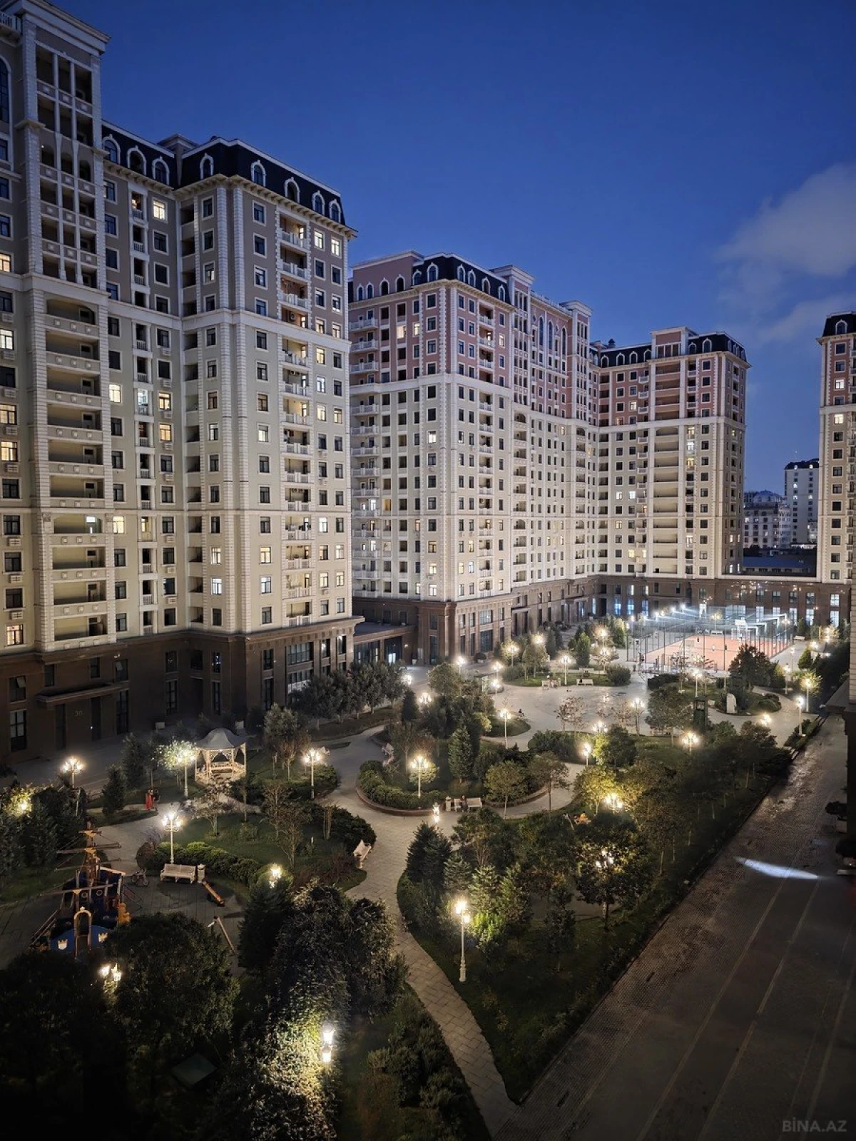 Satılır 2 otaqlı mənzil 68 m²