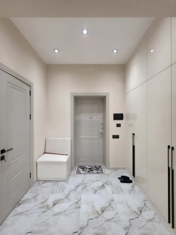 Satılır 2 otaqlı mənzil 68 m²