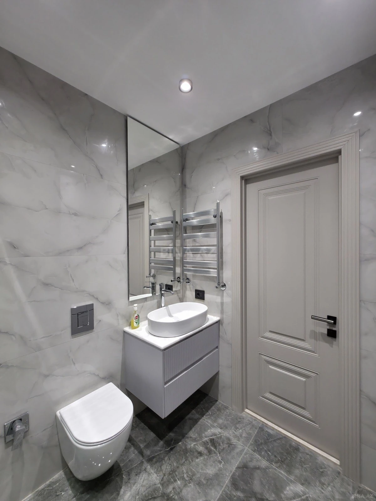 Satılır 2 otaqlı mənzil 68 m²