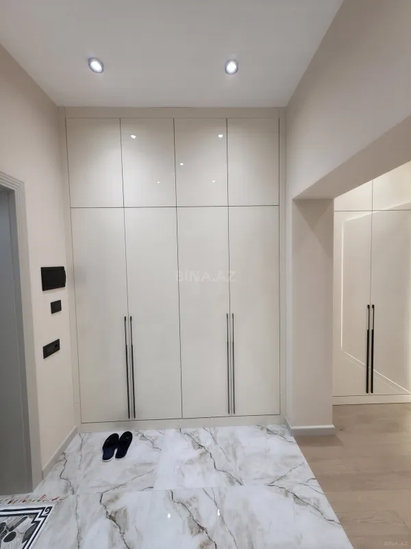 Satılır 2 otaqlı mənzil 68 m²