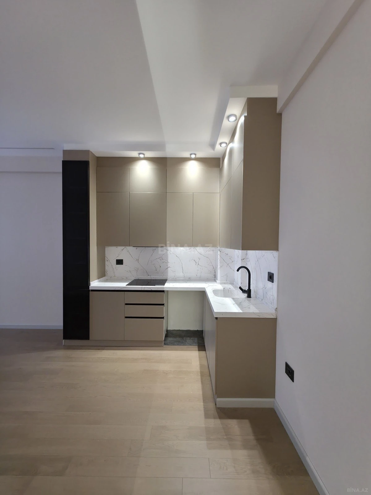Satılır 2 otaqlı mənzil 68 m²