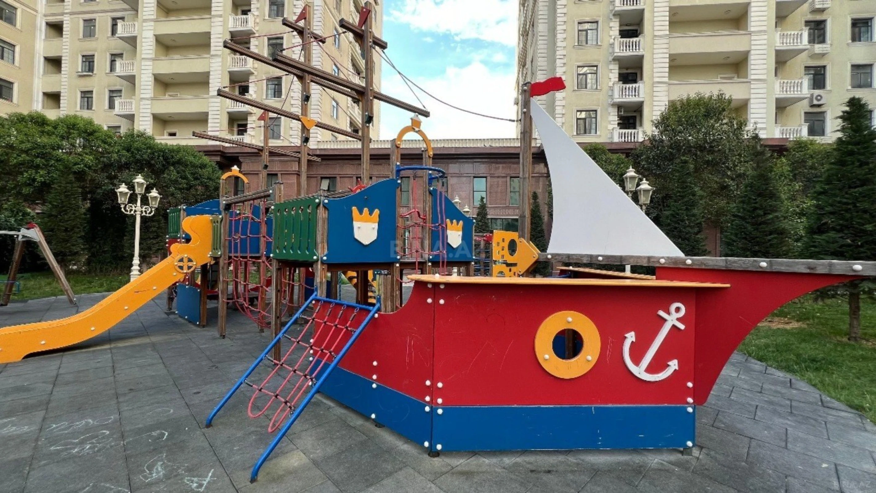 Satılır 2 otaqlı mənzil 68 m²