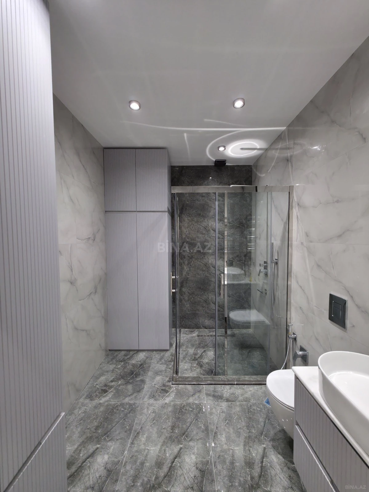 Satılır 2 otaqlı mənzil 68 m²