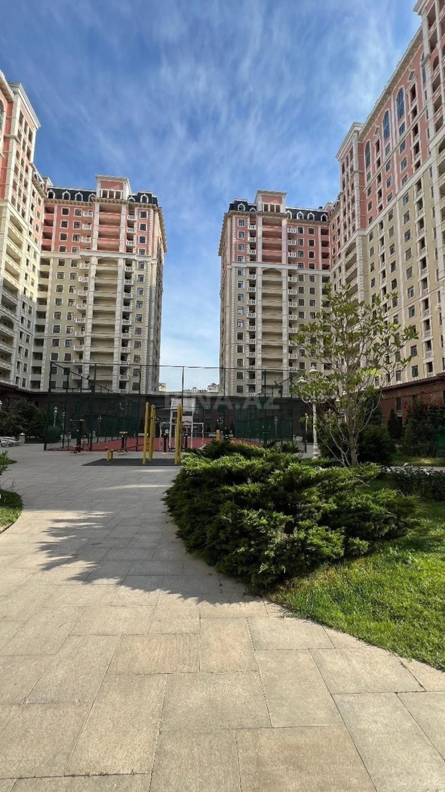 Satılır 2 otaqlı mənzil 68 m²