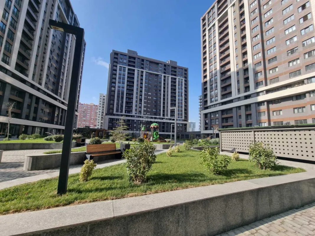 Kirayə verilir 2 otaqlı mənzil 70 m²