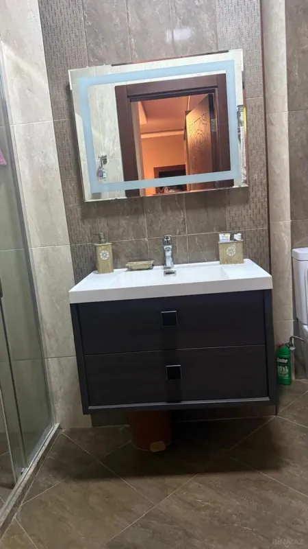 Satılır 4 otaqlı mənzil 170 m²