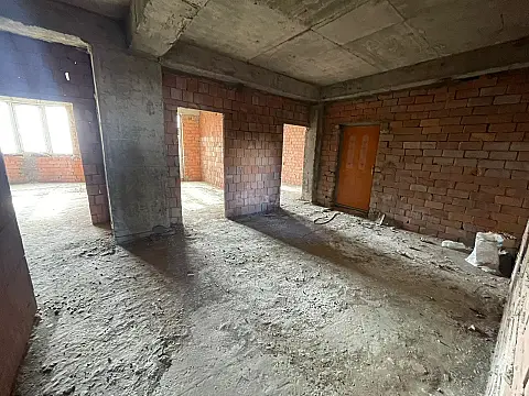 Satılır 8 otaqlı həyət evi 445 m²