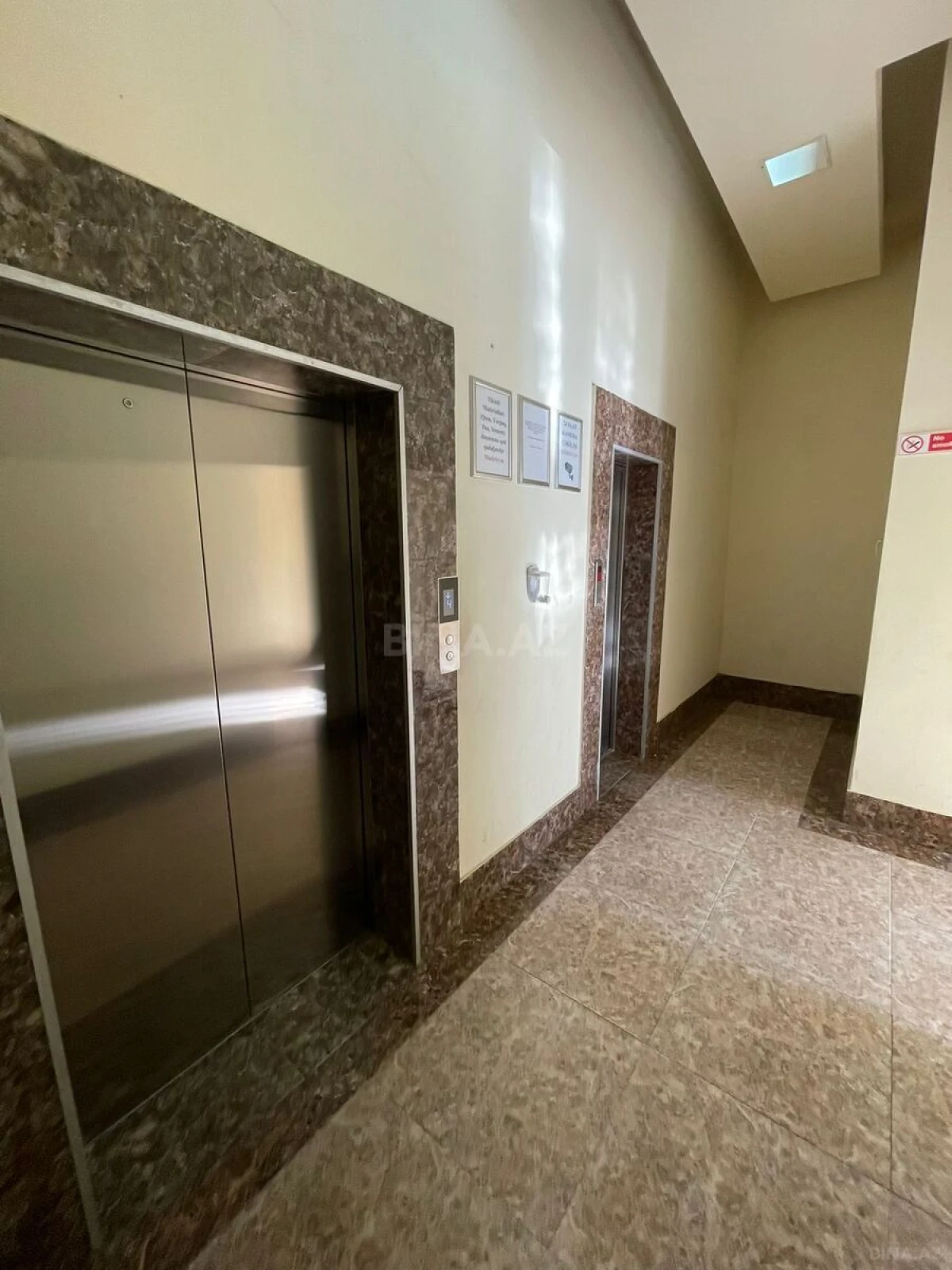 Satılır 8 otaqlı həyət evi 445 m²