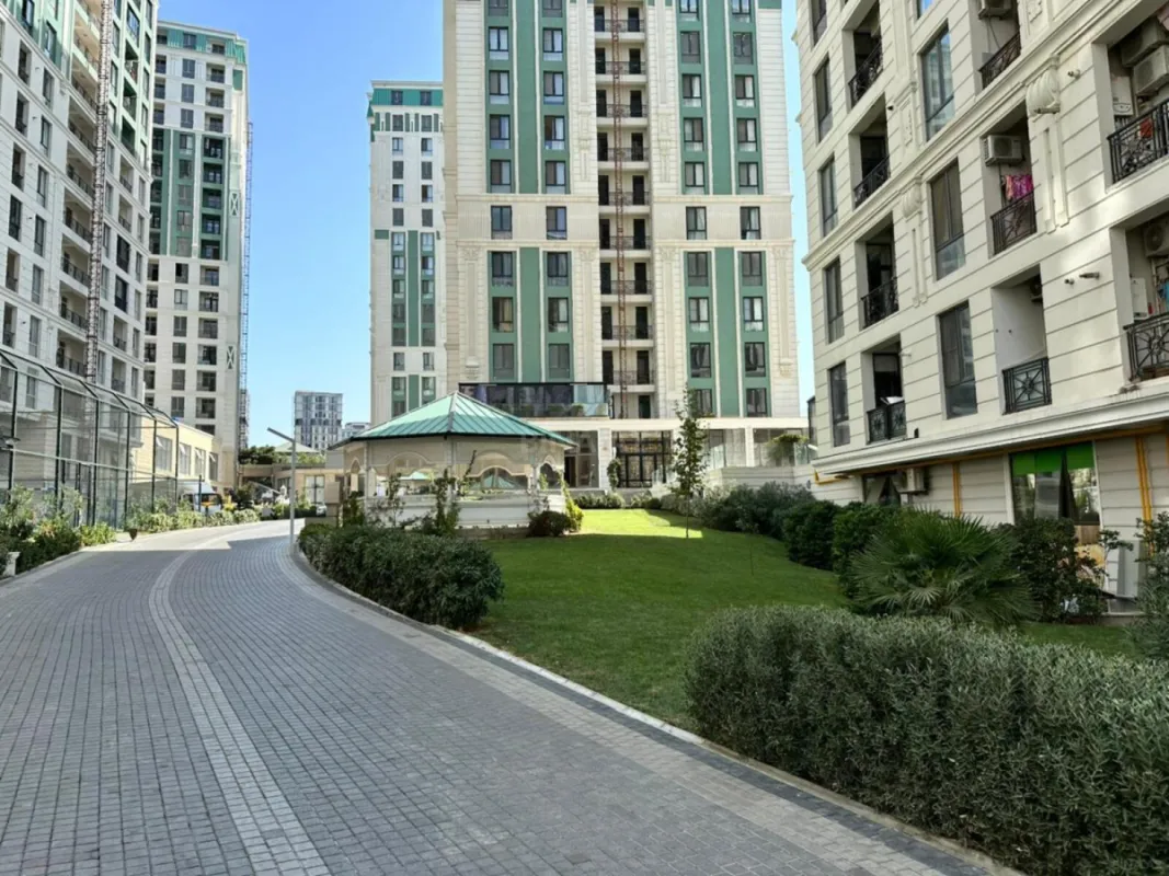 Satılır obyekt 65 m²