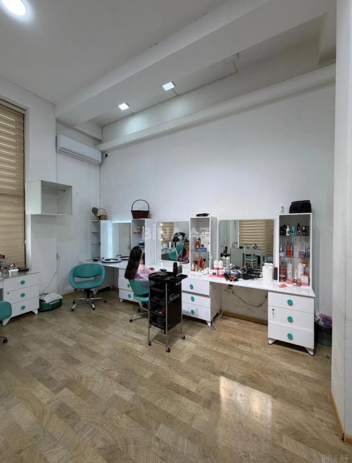 Satılır obyekt 65 m²