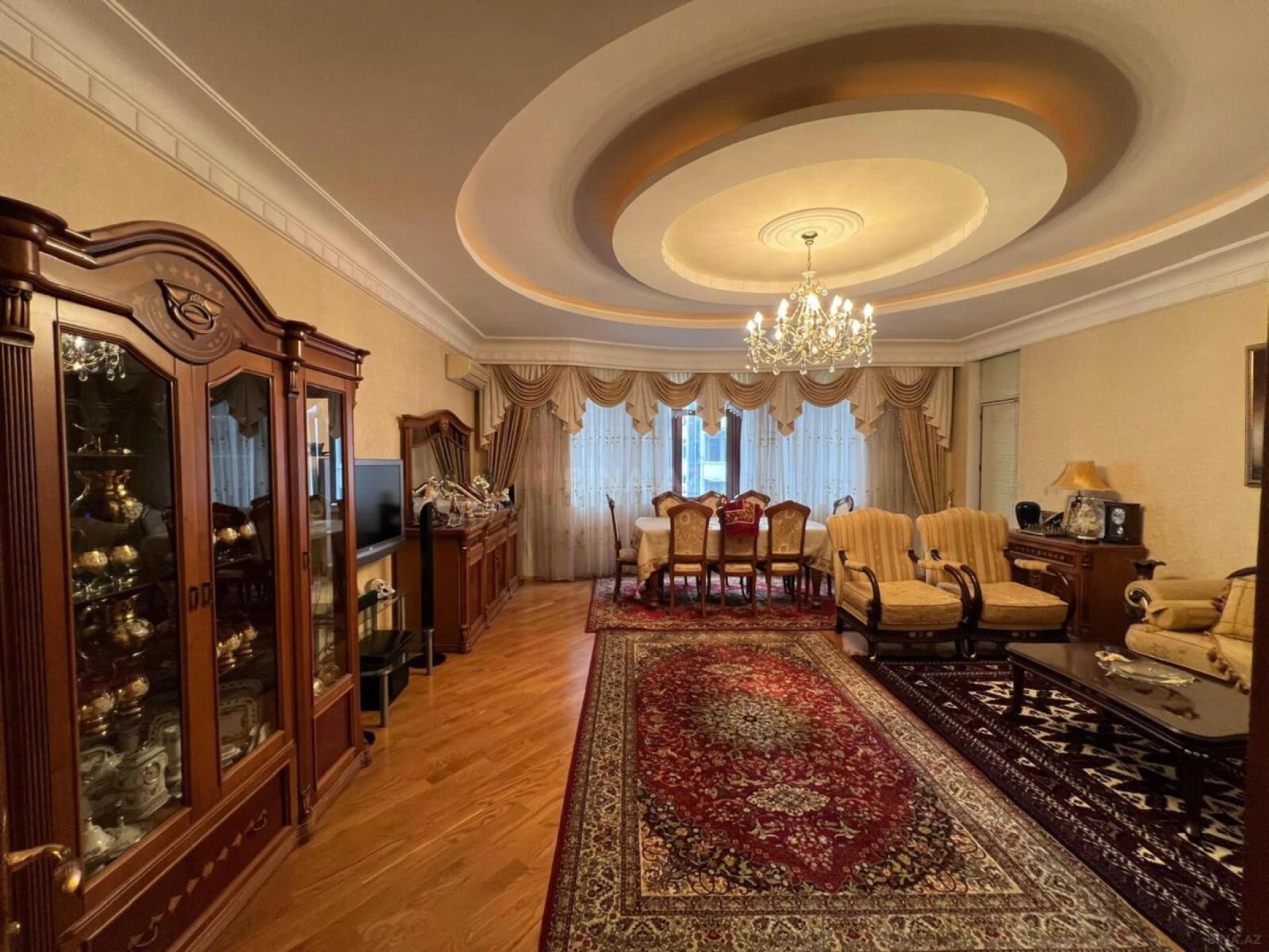 Satılır 3 otaqlı mənzil 170 m²