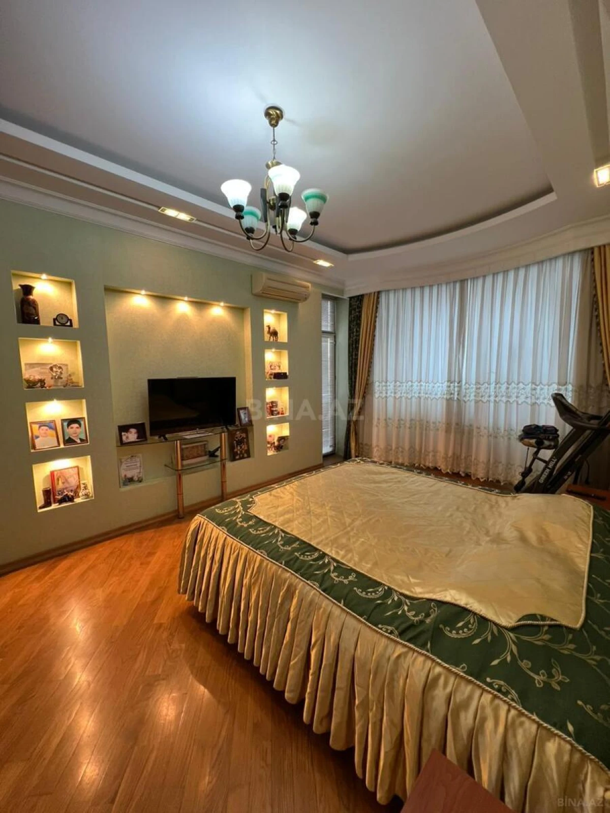 Satılır 3 otaqlı mənzil 170 m²