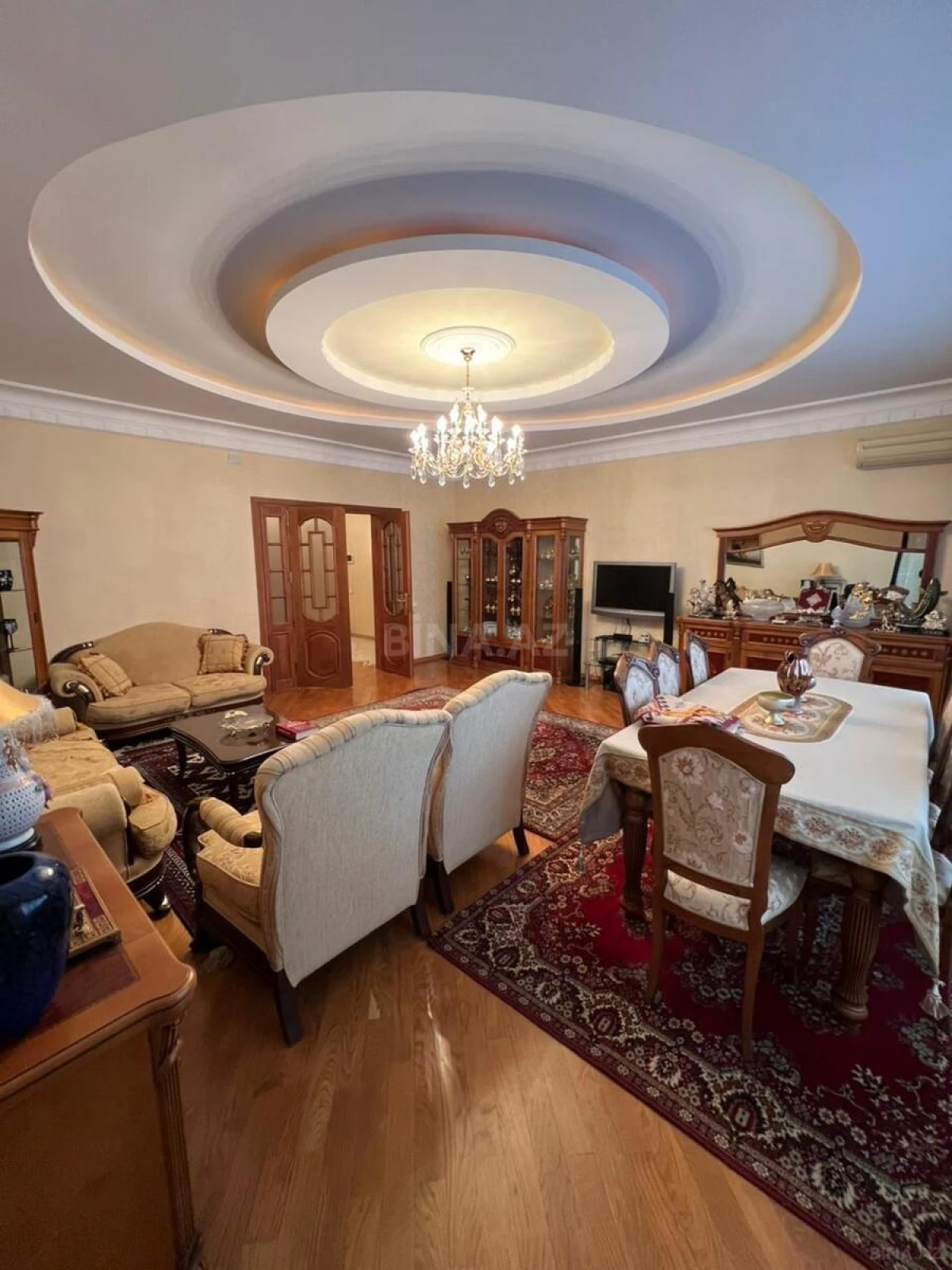 Satılır 3 otaqlı mənzil 170 m²