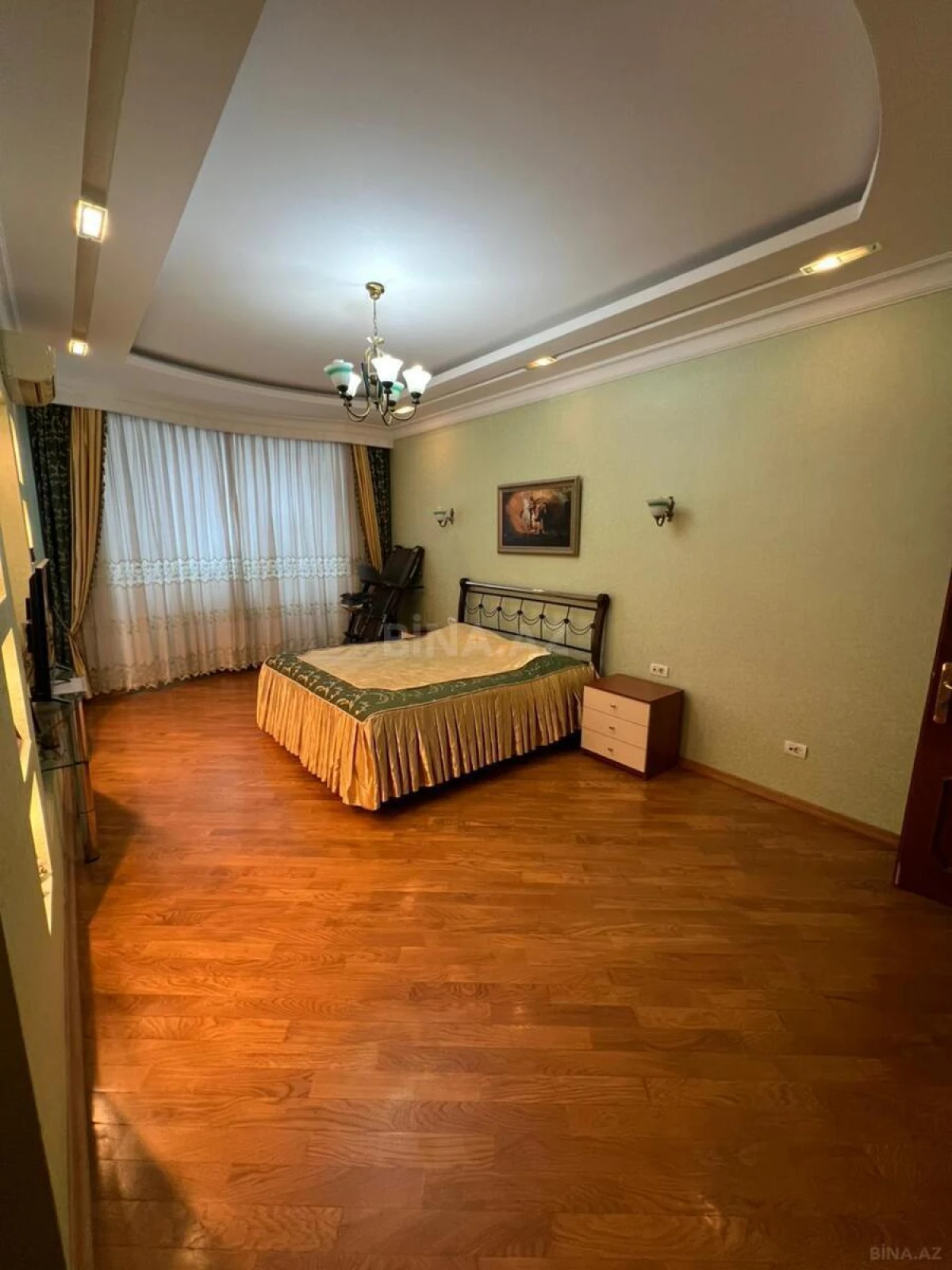 Satılır 3 otaqlı mənzil 170 m²