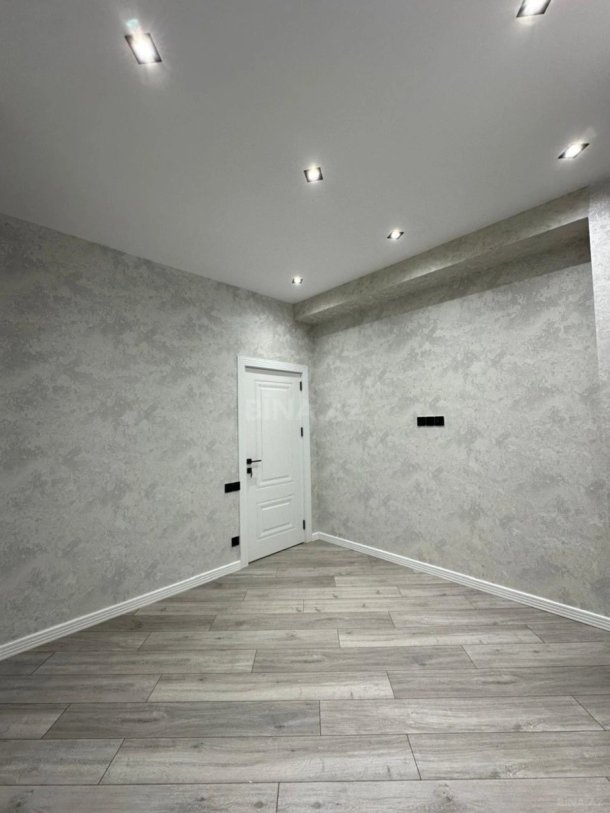 Satılır 2 otaqlı mənzil 58 m²