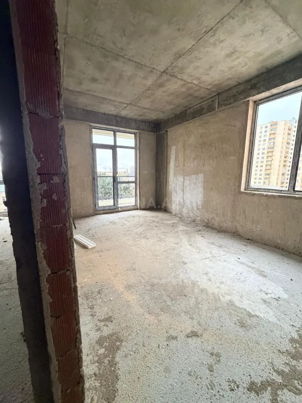 Satılır 3 otaqlı mənzil 110 m²