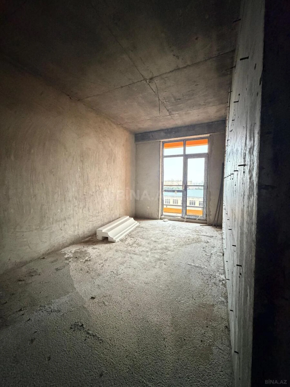 Satılır 3 otaqlı mənzil 110 m²