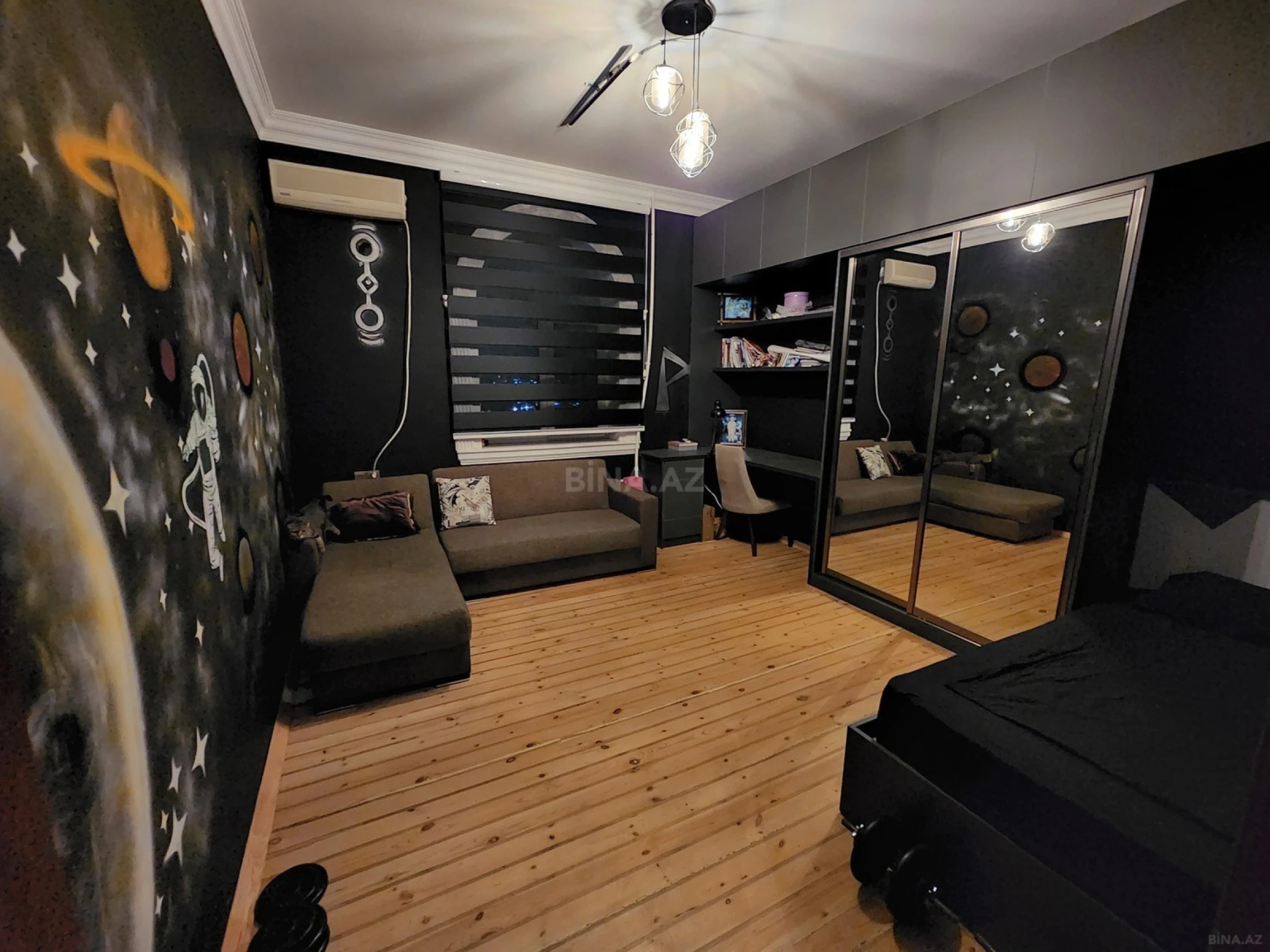 Satılır 5 otaqlı həyət evi 340 m²