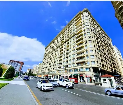 Satılır 3 otaqlı mənzil 92 m²