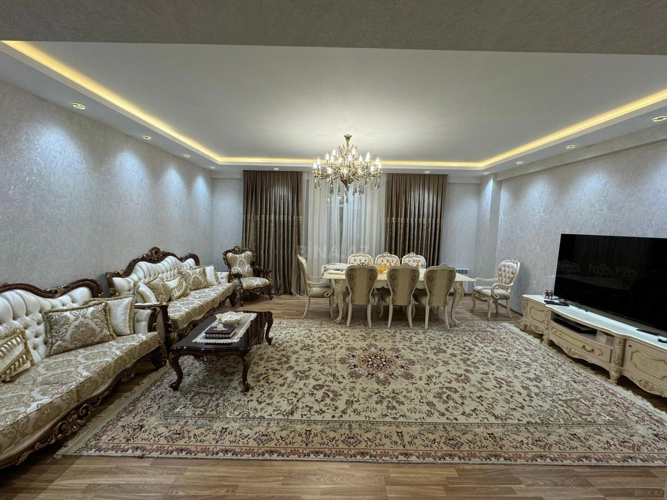 Satılır 3 otaqlı mənzil 137.5 m²