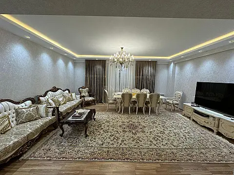 Satılır 3 otaqlı mənzil 137.5 m² — Bakı, Həzi Aslanov qəs. 3 otaq 137.50 m²