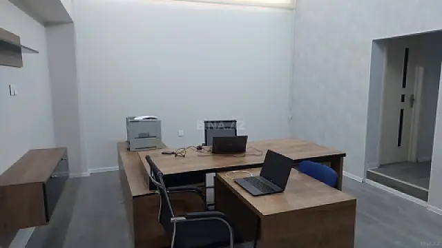 Satılır obyekt 220 m²