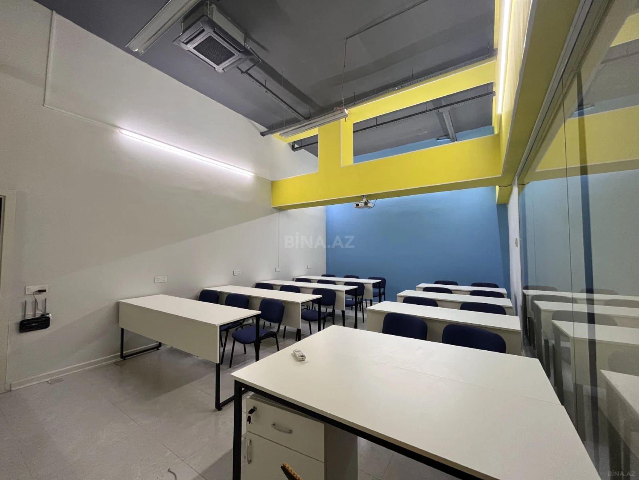 Satılır obyekt 220 m²